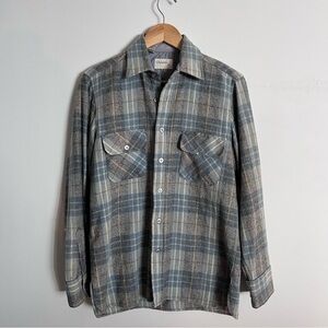 Arrow Men's plaid wool button up shirt size small